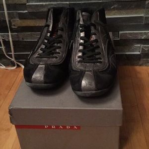 Authentic Prada men’s Blk/silver qtr top/sz9